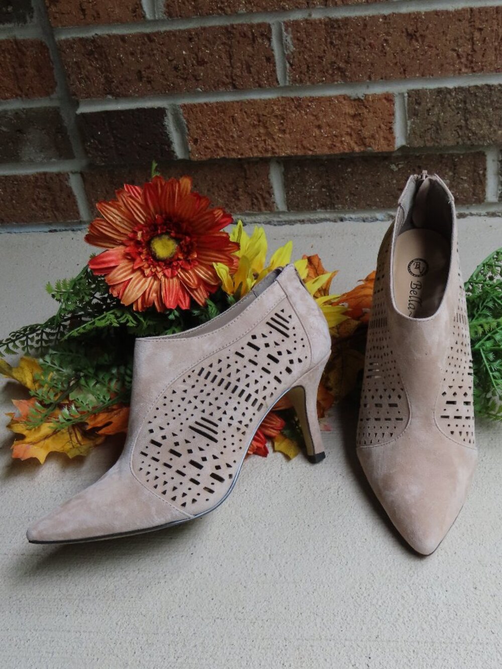 Suede heeled bootie